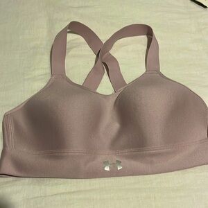 Women’s under Armour sport bra size small -light pink
